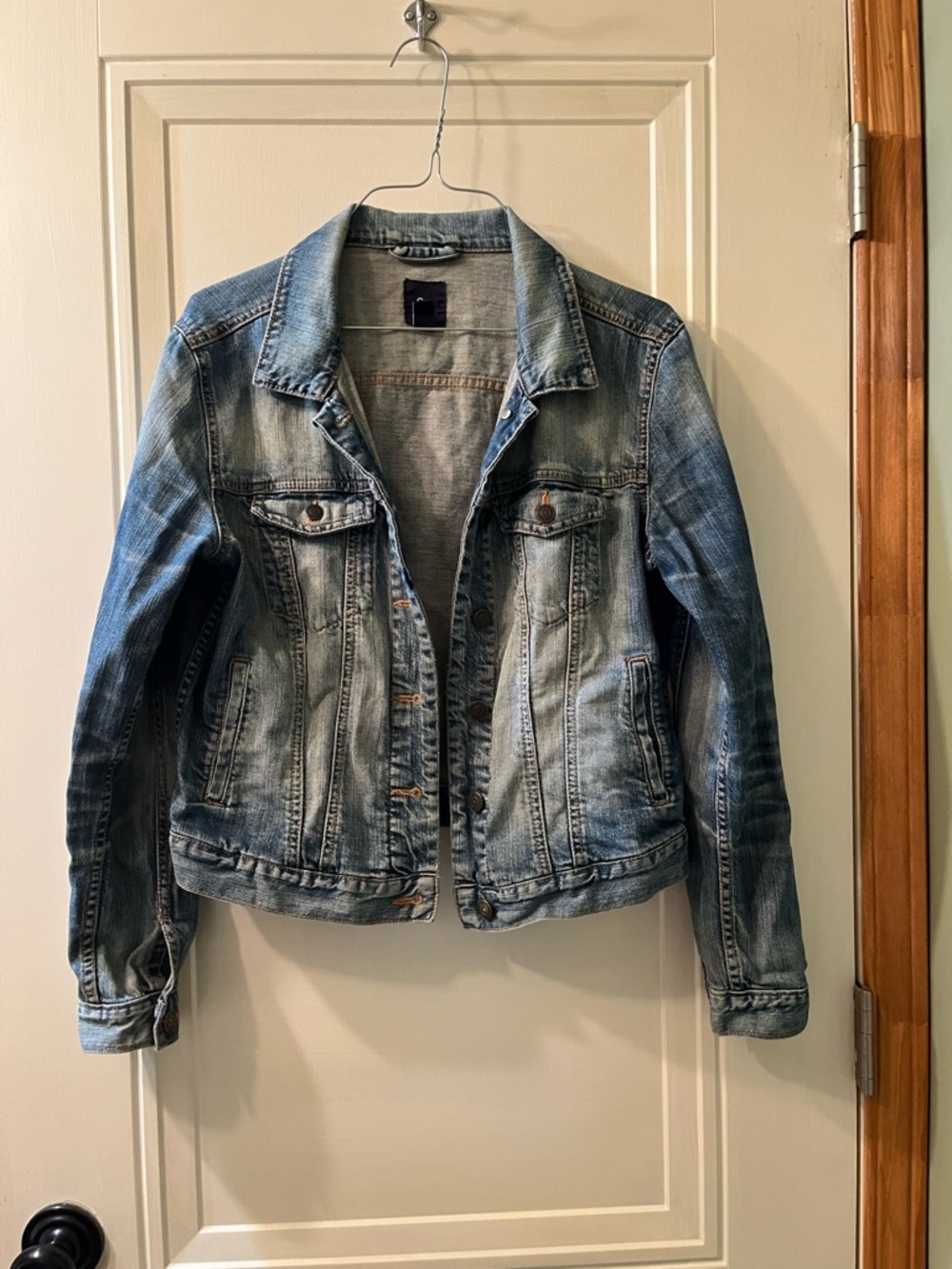 GAP Light Blue Denim Jean Jacket - Women's